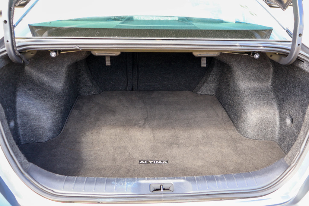 Used 2025 Nissan Altima 2.5 SV FWD image 24