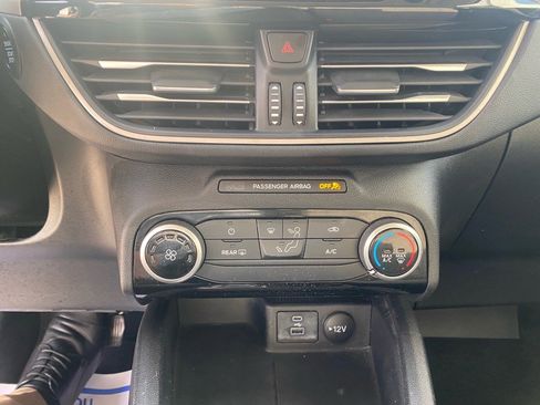 Used 2022 Ford Escape SE image 24