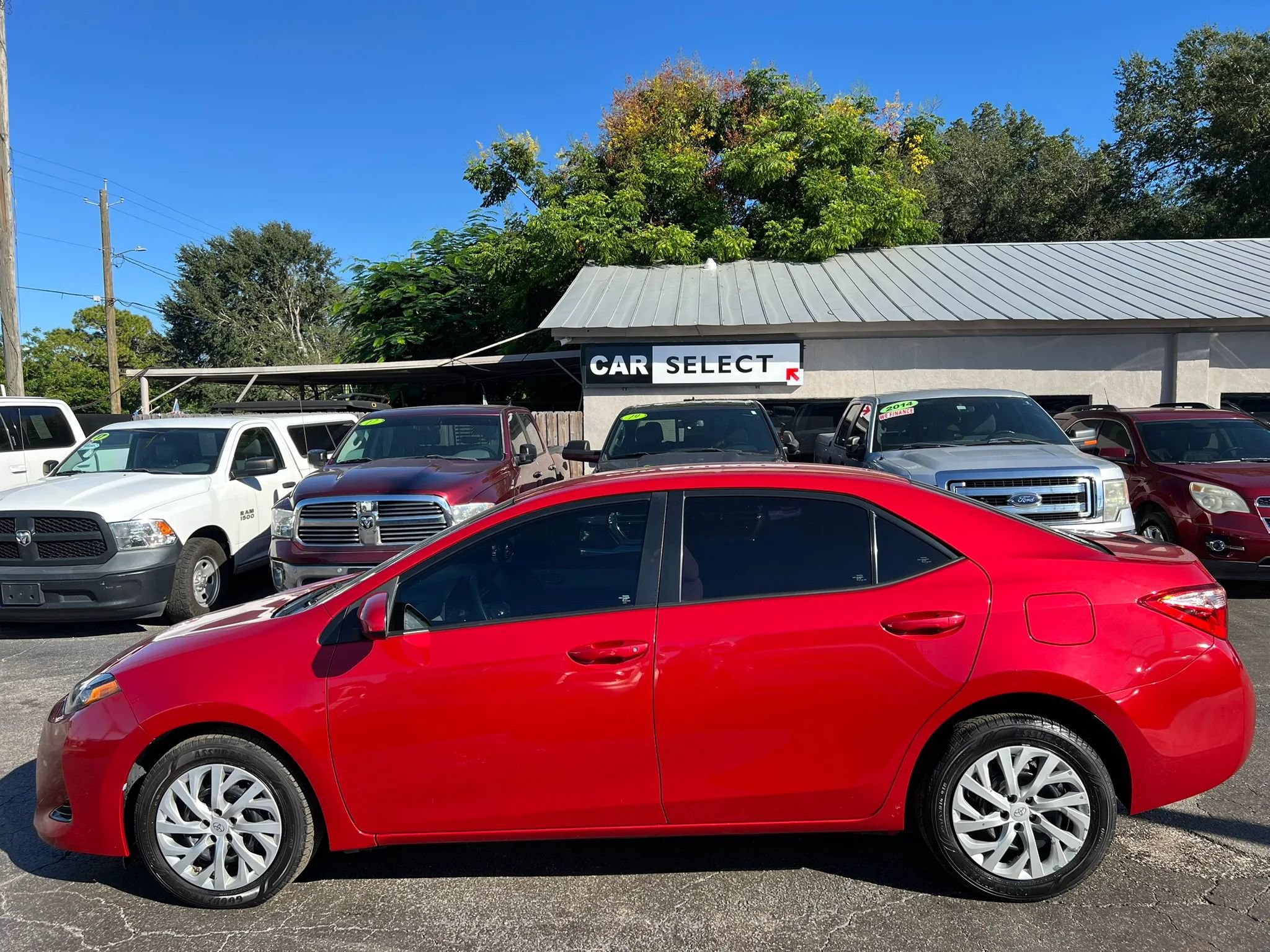 Used 2017 Toyota Corolla LE FWD image 6