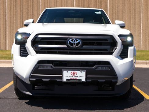 New 2026 Toyota Tacoma SR5 AWD/4WD image 3