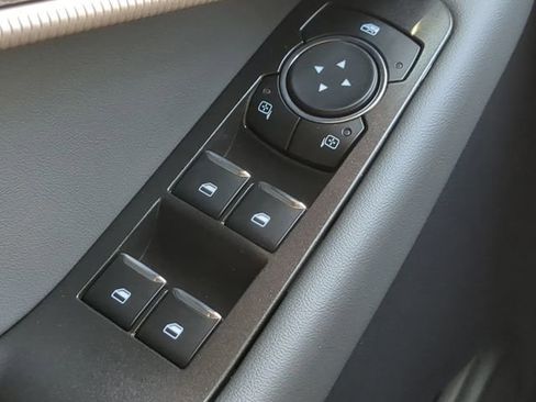 New 2025 Ford Explorer Active w/ Active Comfort Package image 32