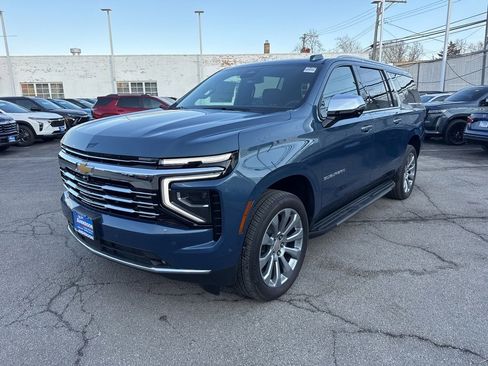 Used 2025 Chevrolet Suburban Premier w/ Sun And Tow Package image 3