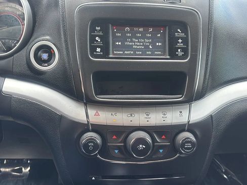 Used 2020 Dodge Journey SE w/ SE Popular Equipment Group FWD image 9