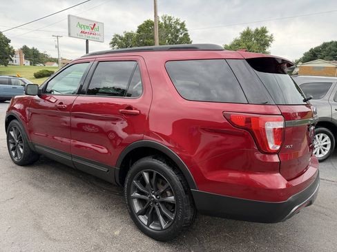 Used 2017 Ford Explorer XLT w/ Equipment Group 202A AWD/4WD image 17