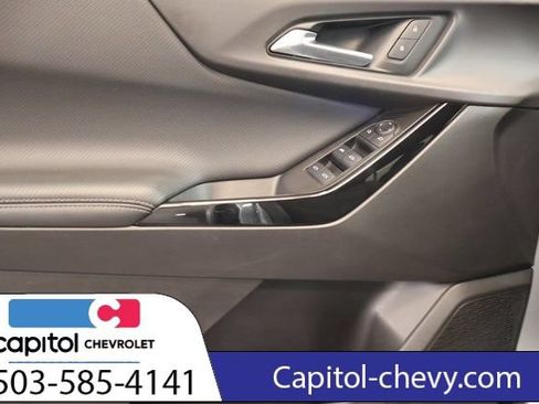 Used 2025 Chevrolet Equinox LT AWD/4WD image 11