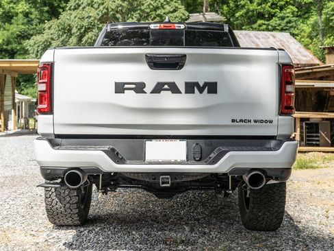 Used 2025 RAM 1500 Big Horn AWD/4WD image 7