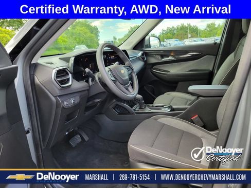 Used 2025 Chevrolet TrailBlazer LT AWD/4WD image 8
