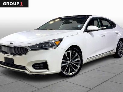 Used 2017 Kia Cadenza Technology
