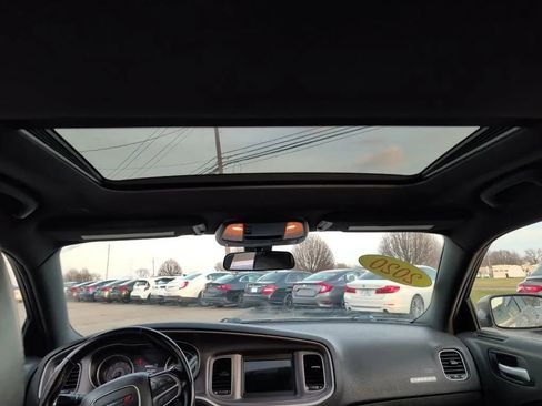 Used 2020 Dodge Charger SXT w/ Leather Interior Group image 21