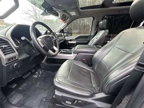 Used 2019 Ford F250 Lariat image 15