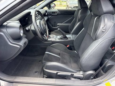 Used 2023 Toyota GR86 Premium w/ ALL Weather Mat Package (TMS) RWD image 28