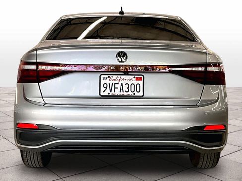 Used 2025 Volkswagen Jetta S image 3