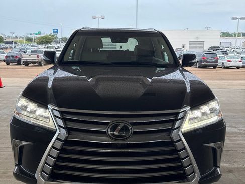 Used 2021 Lexus LX 570 4WD w/ Luxury Package image 13