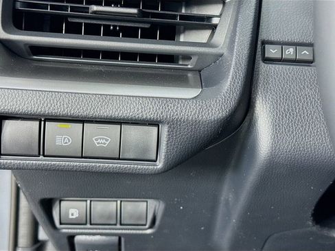 New 2026 Toyota Prius LE image 13