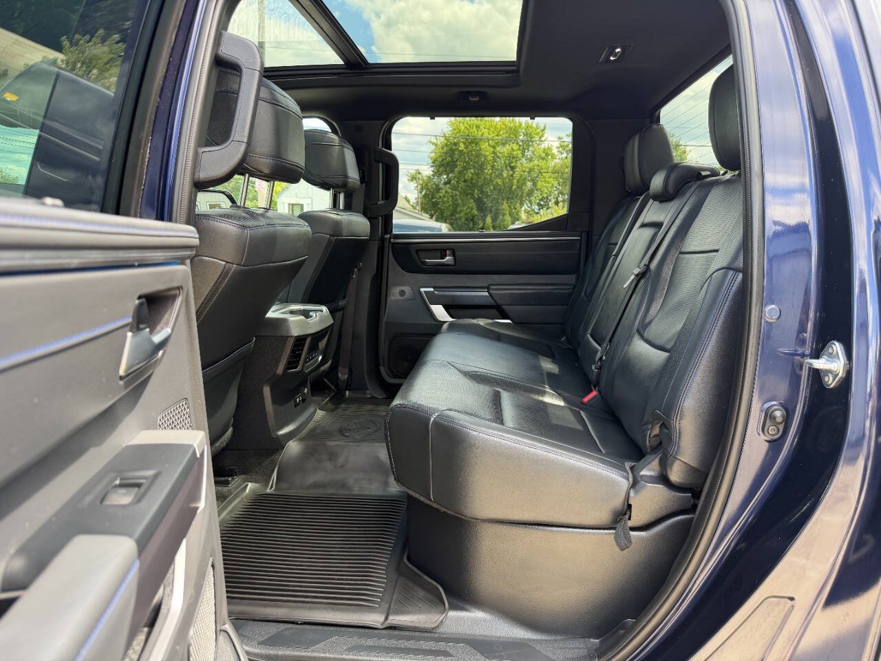 Used 2024 Toyota Tundra Platinum AWD/4WD image 27