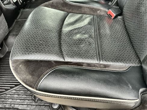 Used 2021 RAM 3500 Laramie w/ Night Edition image 17