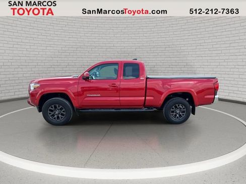 Used 2020 Toyota Tacoma SR5 w/ SR5 Appearance Package (SM) image 8