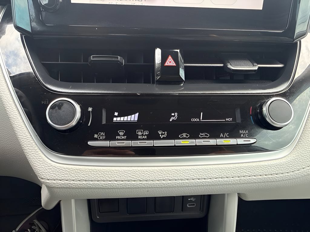 Used 2025 Toyota Corolla Cross L FWD image 15