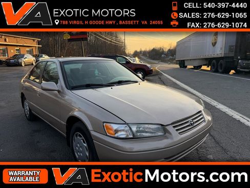 Used 1997 Toyota Camry LE image 1