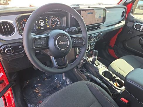 Used 2025 Jeep Wrangler Unlimited Sport AWD/4WD image 10