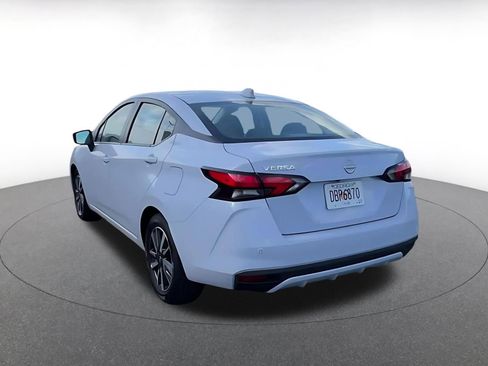 Used 2025 Nissan Versa SV FWD image 11
