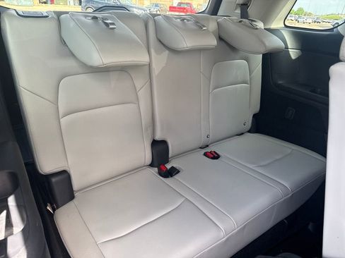 Used 2023 Nissan Pathfinder SL w/ Lighting Package (N92) AWD/4WD image 12