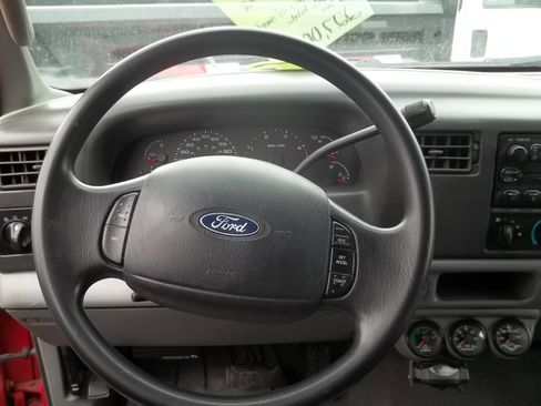 Used 2004 Ford F350 XLT image 9