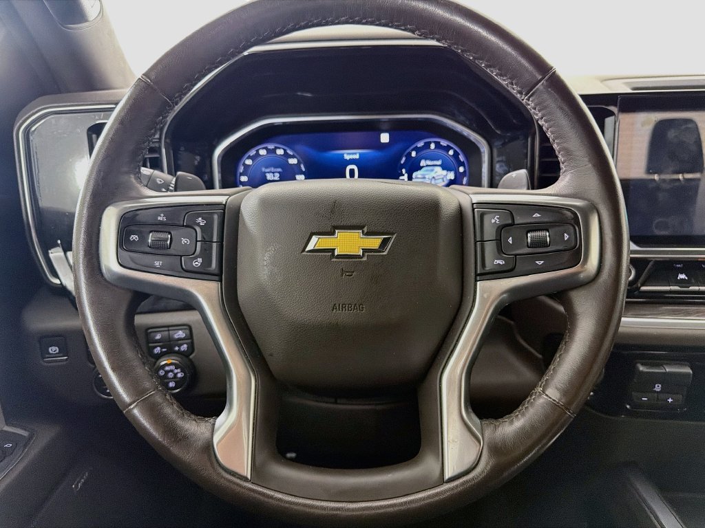 Used 2023 Chevrolet Silverado 1500 LTZ AWD/4WD image 15