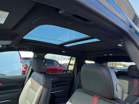 New 2026 Chevrolet Traverse RS w/ LPO, Floor Liner Package image 15