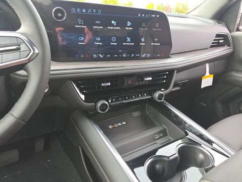 New 2026 Chevrolet Suburban Premier image 12