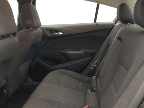 Used 2017 Chevrolet Cruze LT image 18