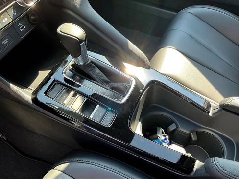 New 2024 Acura Integra image 24