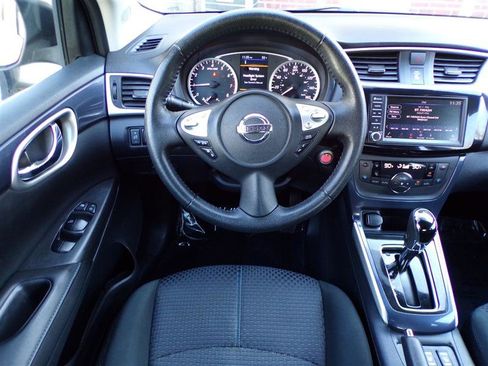 Used 2019 Nissan Sentra SR image 32