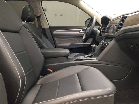 Used 2021 Volkswagen Atlas SE FWD image 21