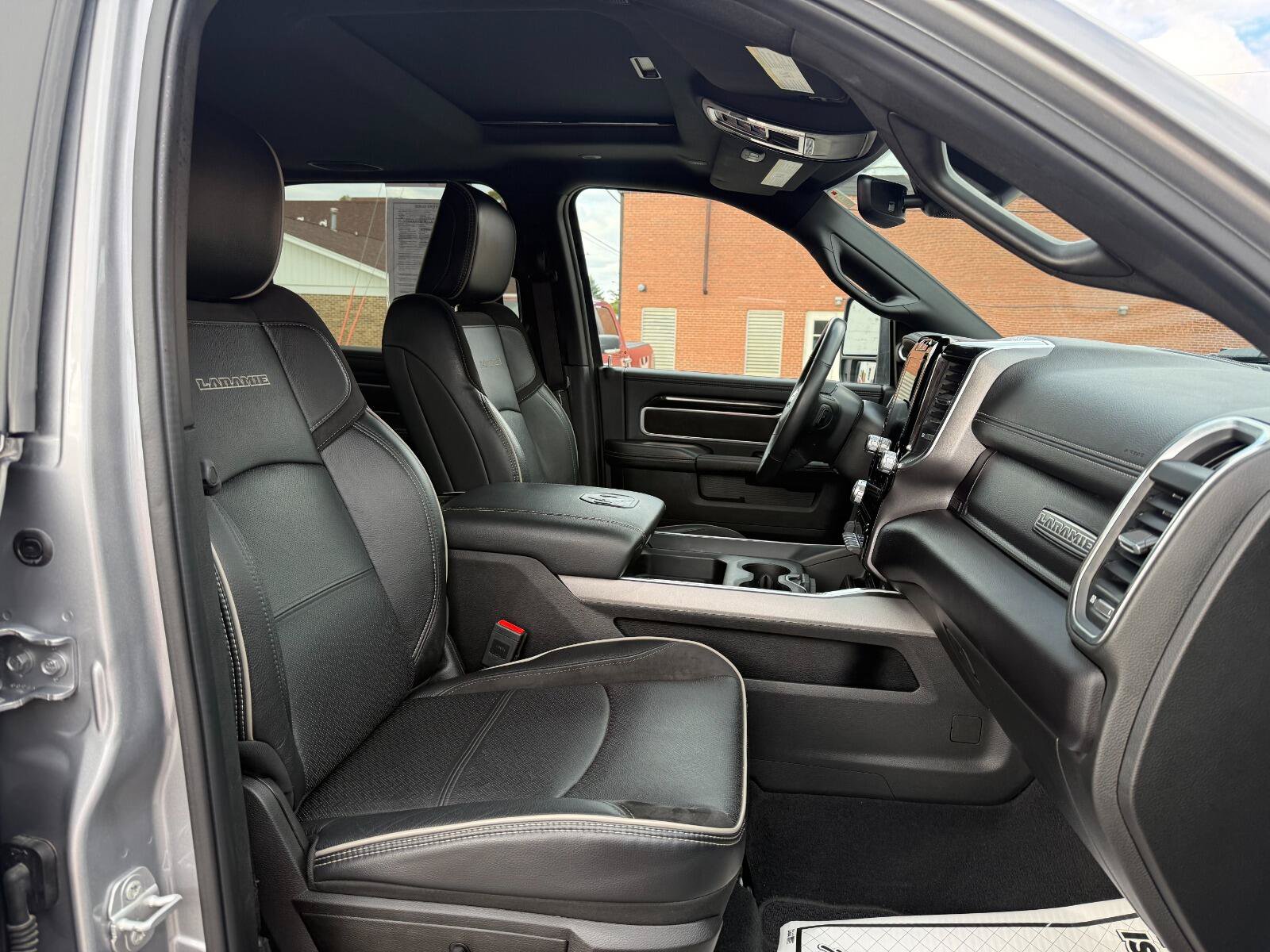 Used 2023 RAM 2500 Laramie AWD/4WD image 16