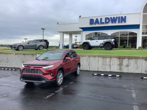 Used 2024 Toyota RAV4 Limited w/ Weather Package AWD/4WD image 3
