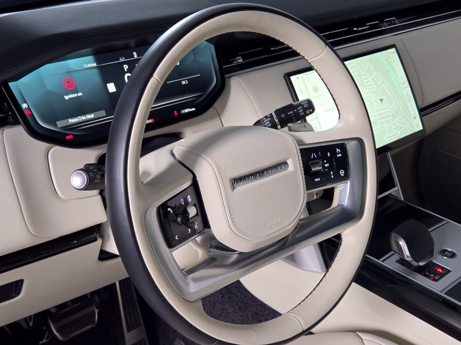 Used 2025 Land Rover Range Rover SE AWD/4WD image 23