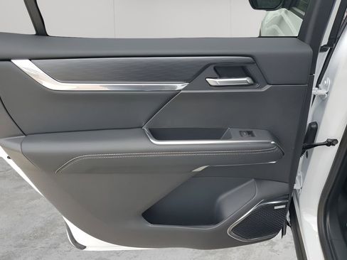 New 2026 GMC Acadia Elevation image 17