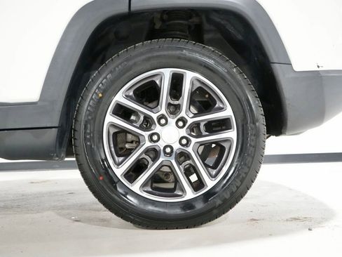 Used 2017 Jeep Compass Latitude w/ Popular Equipment Group image 30