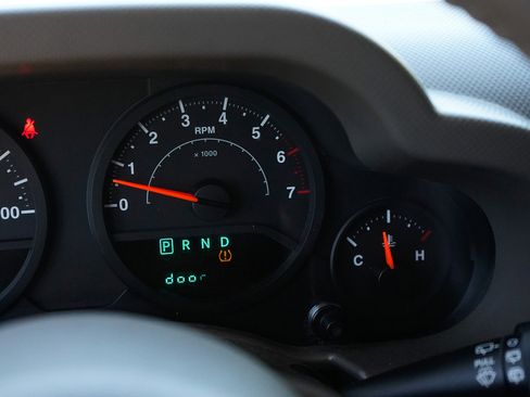 Used 2009 Jeep Wrangler Unlimited X AWD/4WD image 19