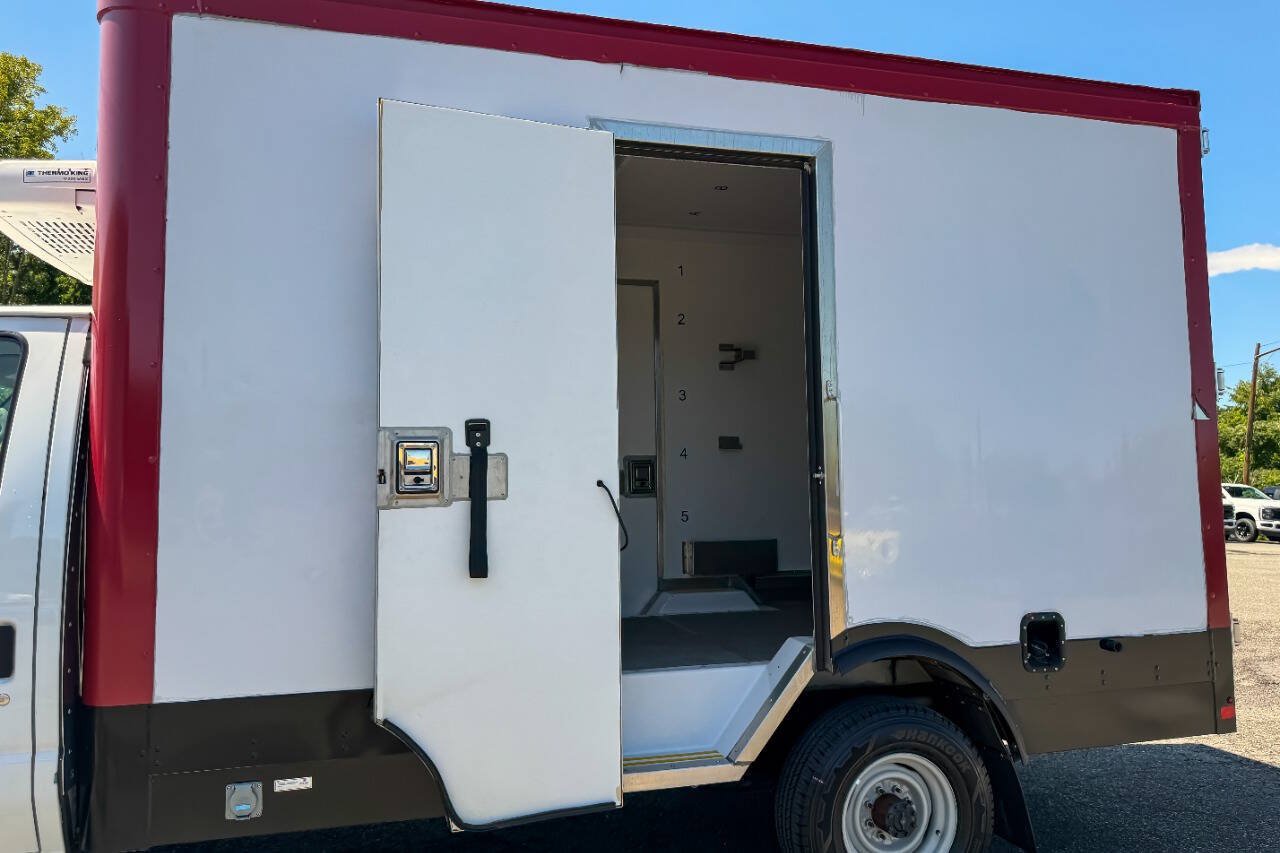 Used 2024 Ford E-350 and Econoline 350 Super Duty RWD image 23