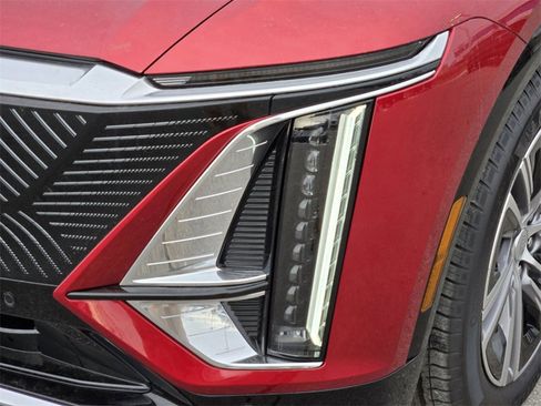 New 2025 Cadillac Lyriq Luxury image 10