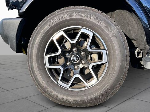 Used 2024 Ford Bronco Outer Banks image 11