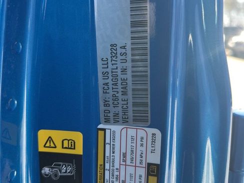 New 2026 Jeep Gladiator Sport AWD/4WD image 36