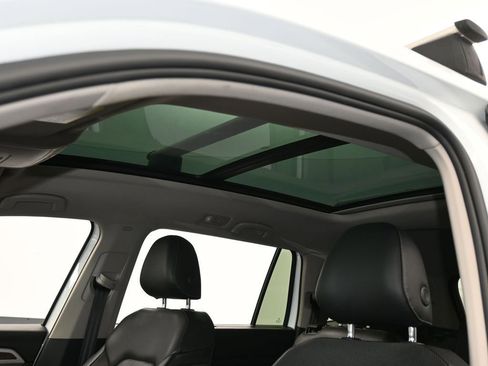 Used 2018 Volkswagen Atlas SEL Premium image 11