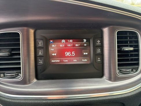 Used 2015 Dodge Charger SE w/ Popular Equipment Group image 12