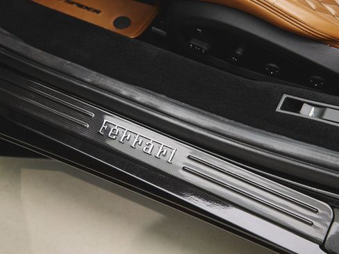 Used 2022 Ferrari F8 Tributo image 30