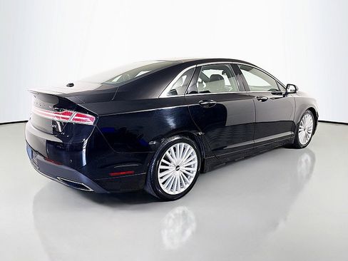 Used 2017 Lincoln MKZ Reserve FWD image 7