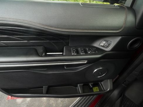 Used 2019 Ford Expedition Platinum RWD image 11