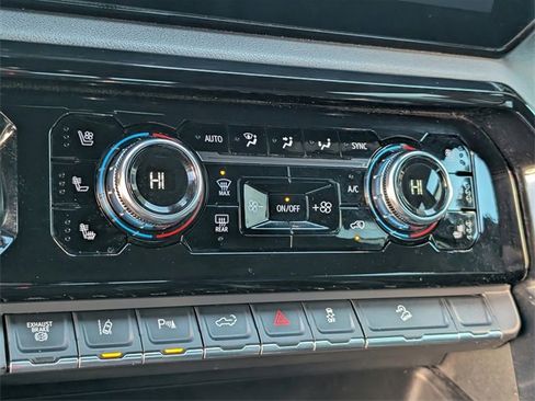 Used 2024 GMC Sierra 2500 AT4 w/ AT4 Premium Plus Package image 14